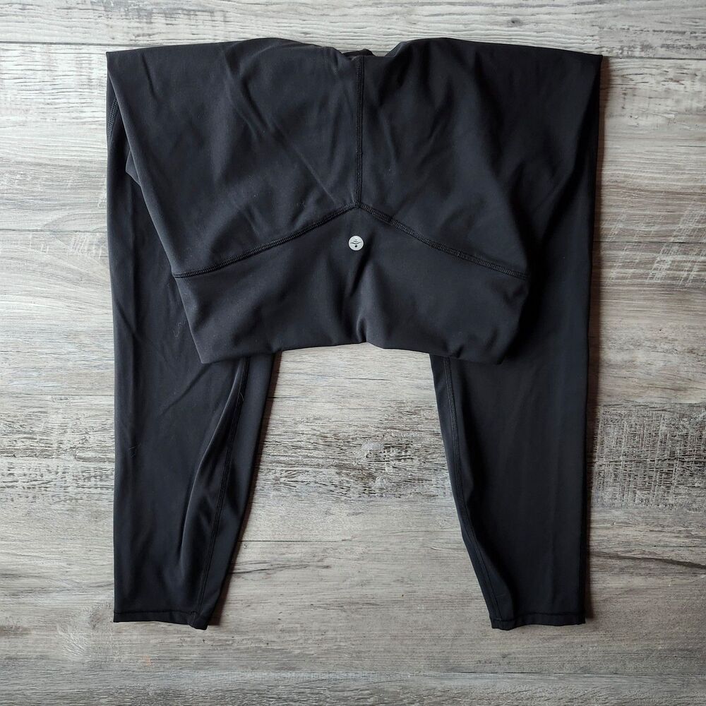 (M) Halara leggings - Picture 3 of 4